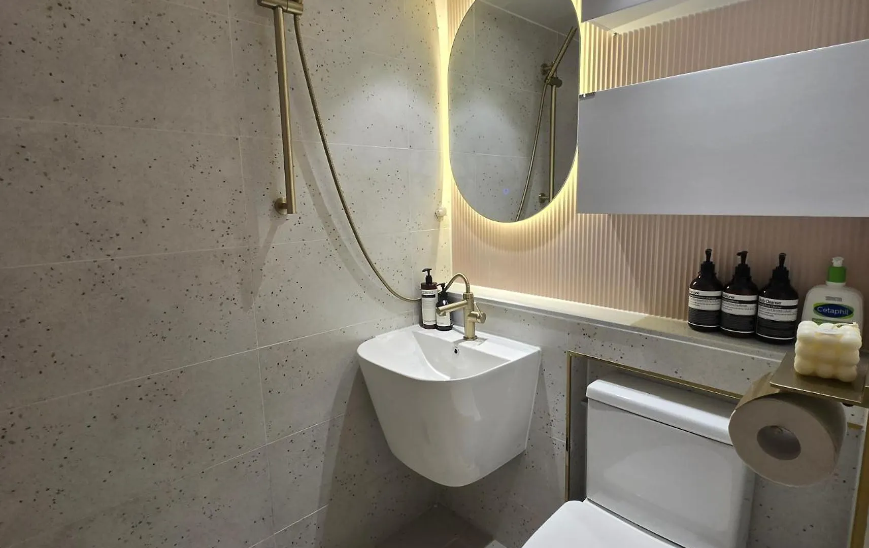 Hongdae House- 3Mins To Hongdae Station Bed & Breakfast Seoul