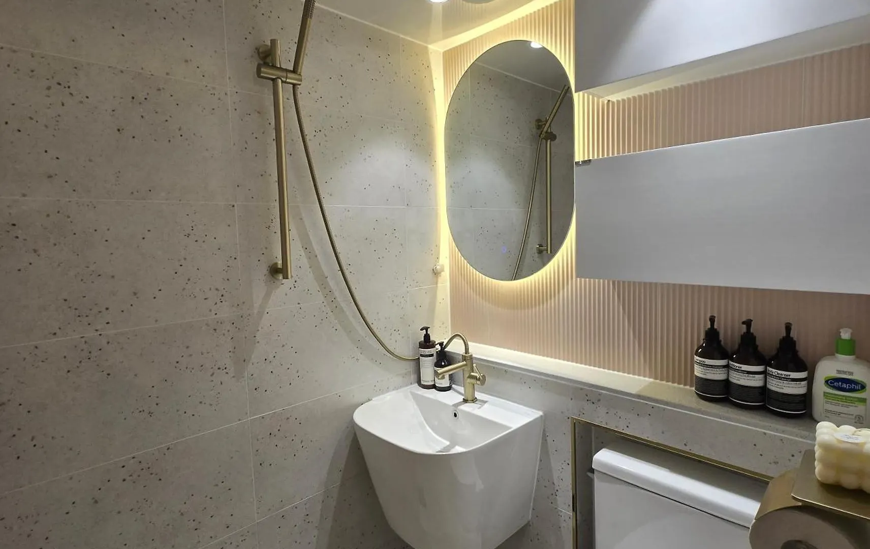 Hongdae House- 3Mins To Hongdae Station Bed & Breakfast Seoul